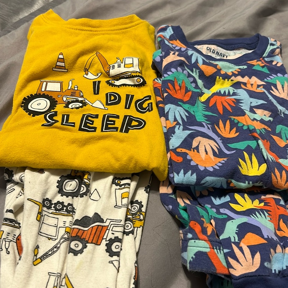 Old Navy boys 6T pajamas (2 pair)